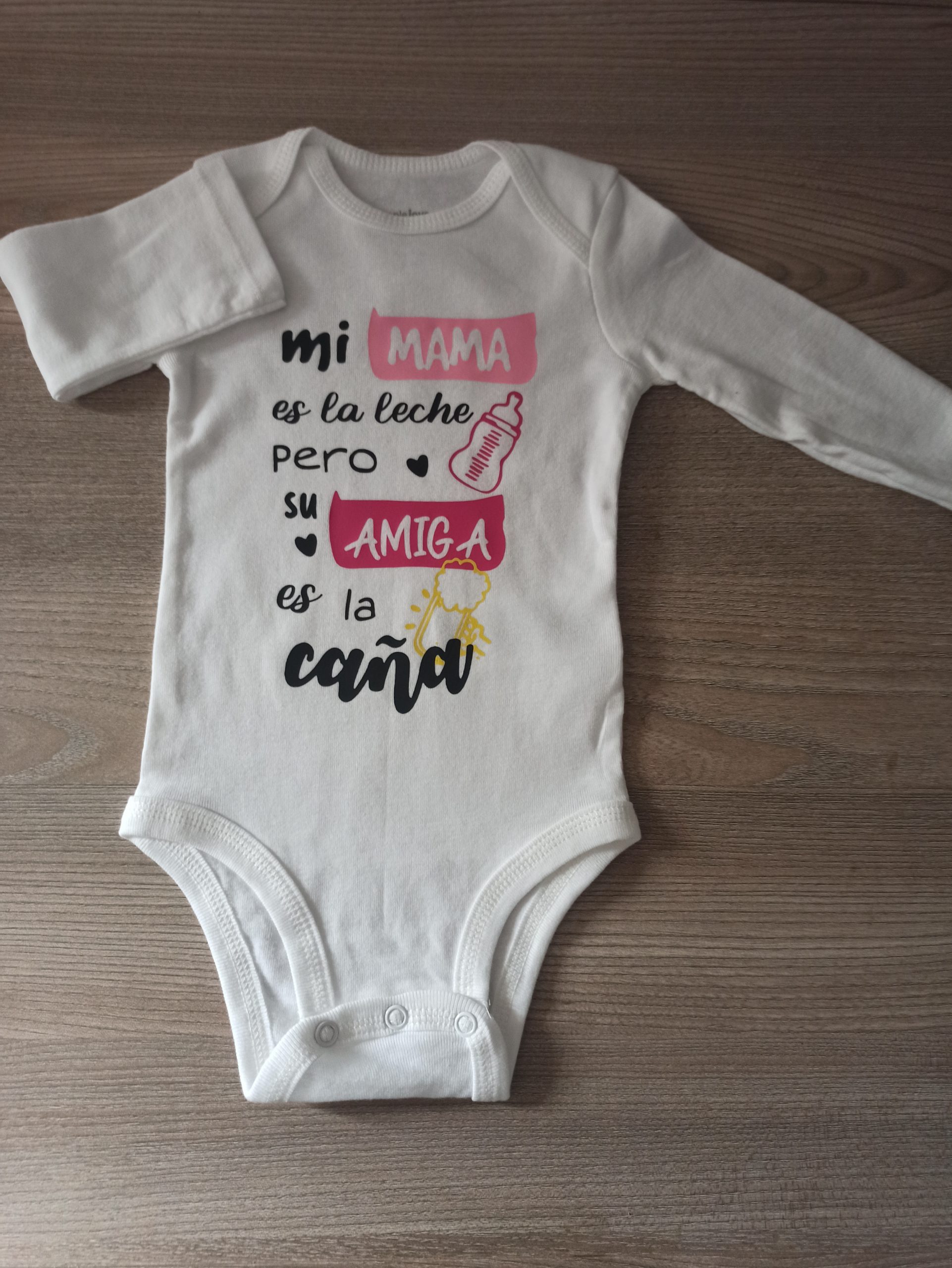 Body “mama es la leche pero su amiga es la caña” Body “mama es la leche pero su amiga es la caña”